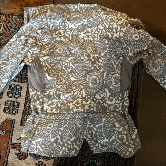 Lulu jacket, size 4, excellent condition, lined - Picture 5 of 8